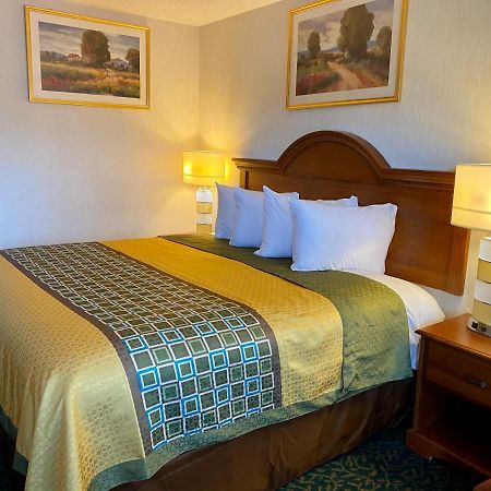 Harrisonville Inn & Suites Zewnętrze zdjęcie
