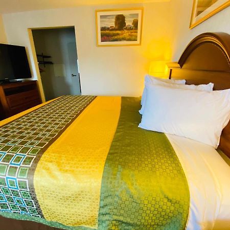 Harrisonville Inn & Suites Zewnętrze zdjęcie
