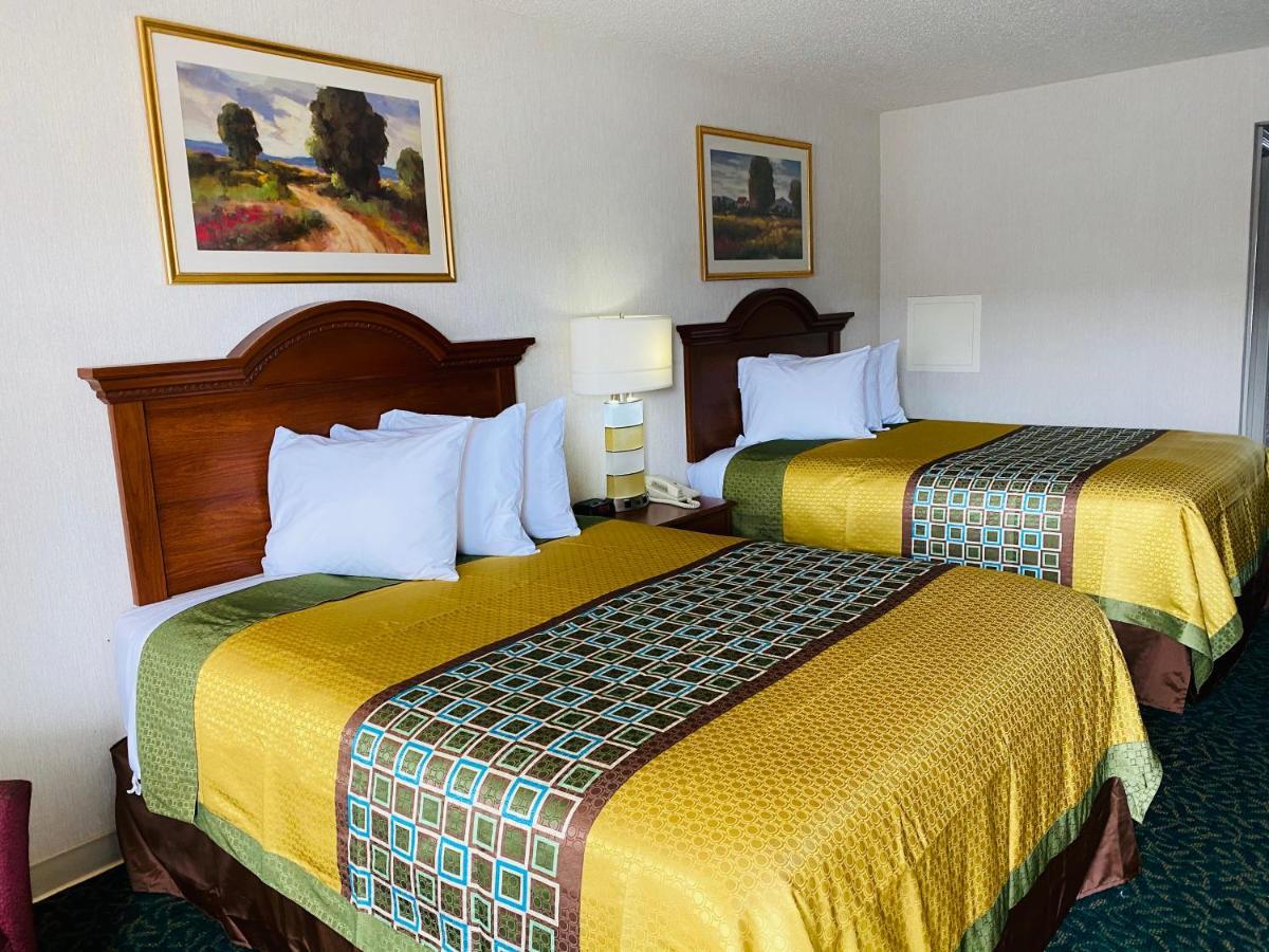 Harrisonville Inn & Suites Zewnętrze zdjęcie