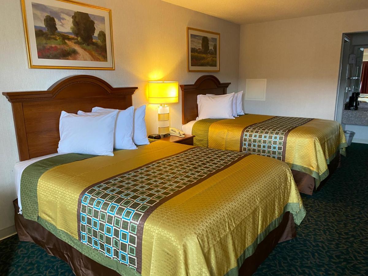 Harrisonville Inn & Suites Zewnętrze zdjęcie