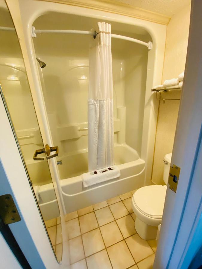 Harrisonville Inn & Suites Zewnętrze zdjęcie