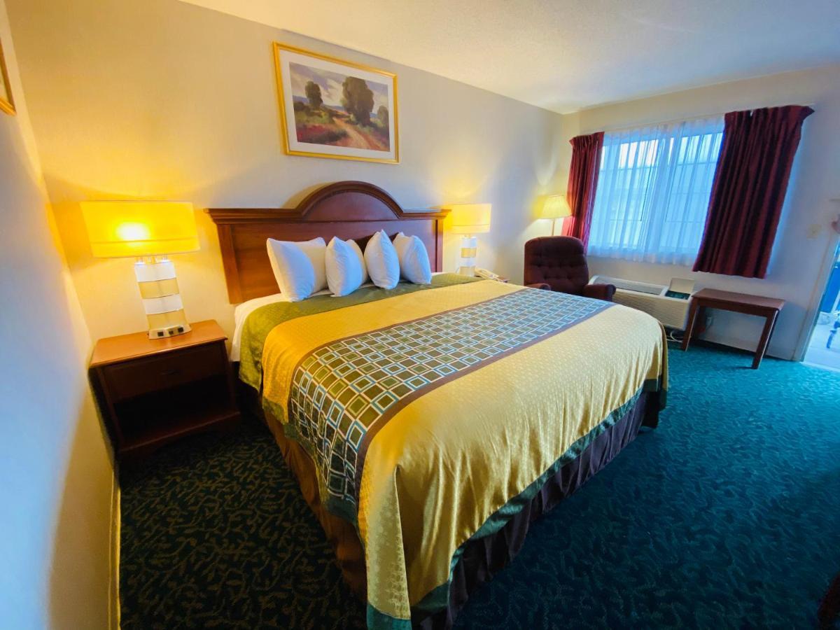 Harrisonville Inn & Suites Zewnętrze zdjęcie