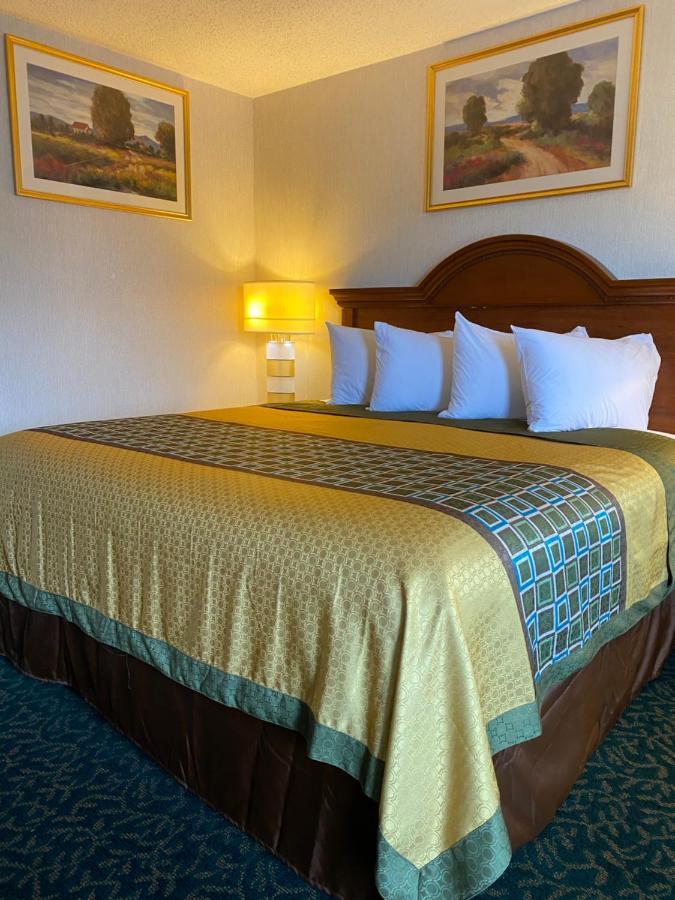 Harrisonville Inn & Suites Zewnętrze zdjęcie