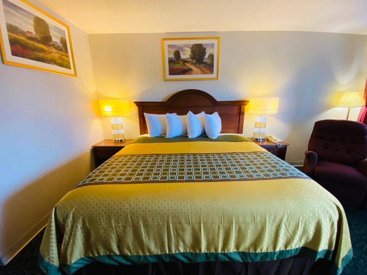 Harrisonville Inn & Suites Zewnętrze zdjęcie