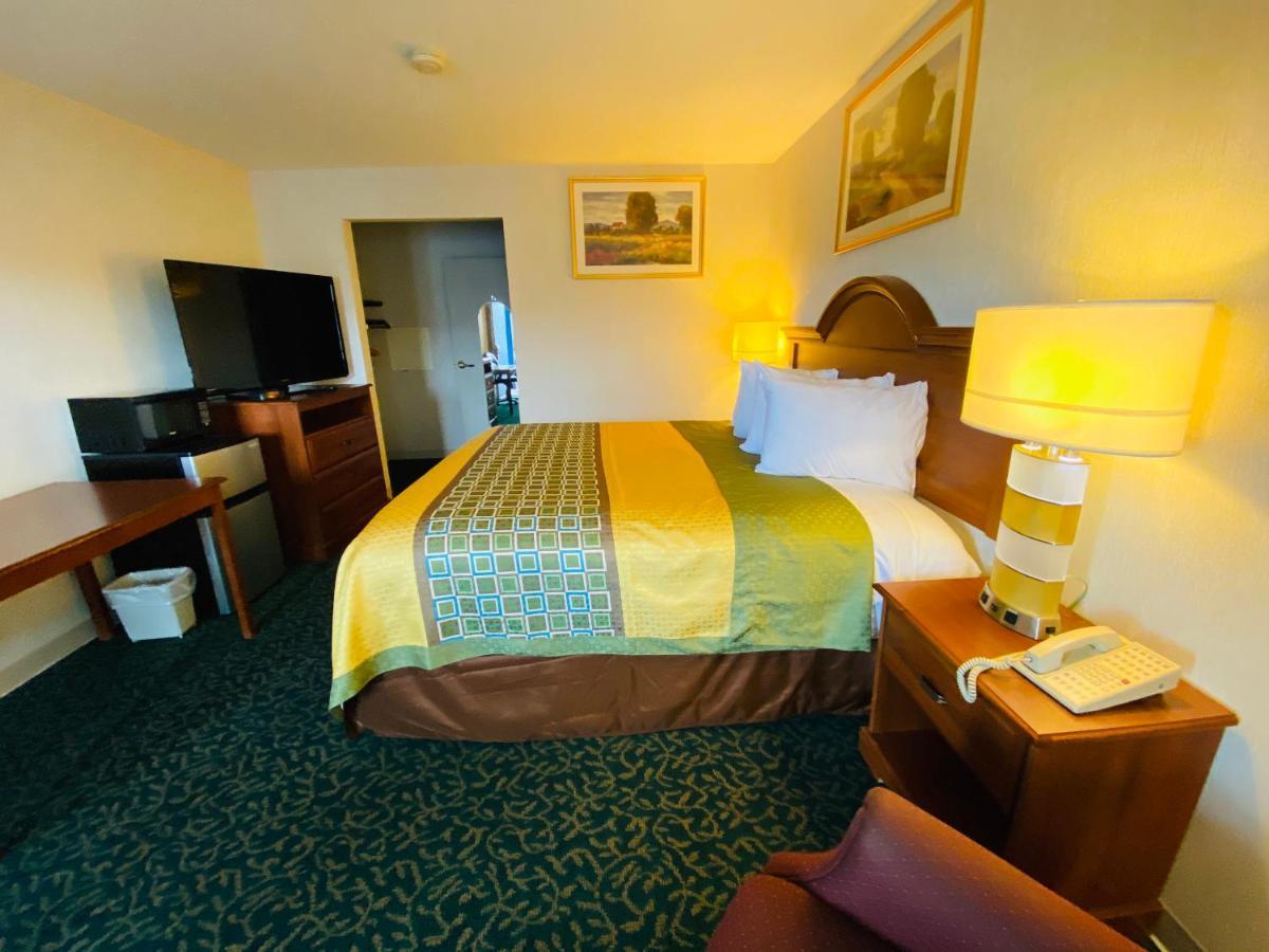 Harrisonville Inn & Suites Zewnętrze zdjęcie